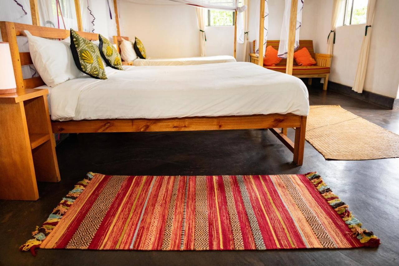 Isunga Lodge Kibale National Park Ngoại thất bức ảnh