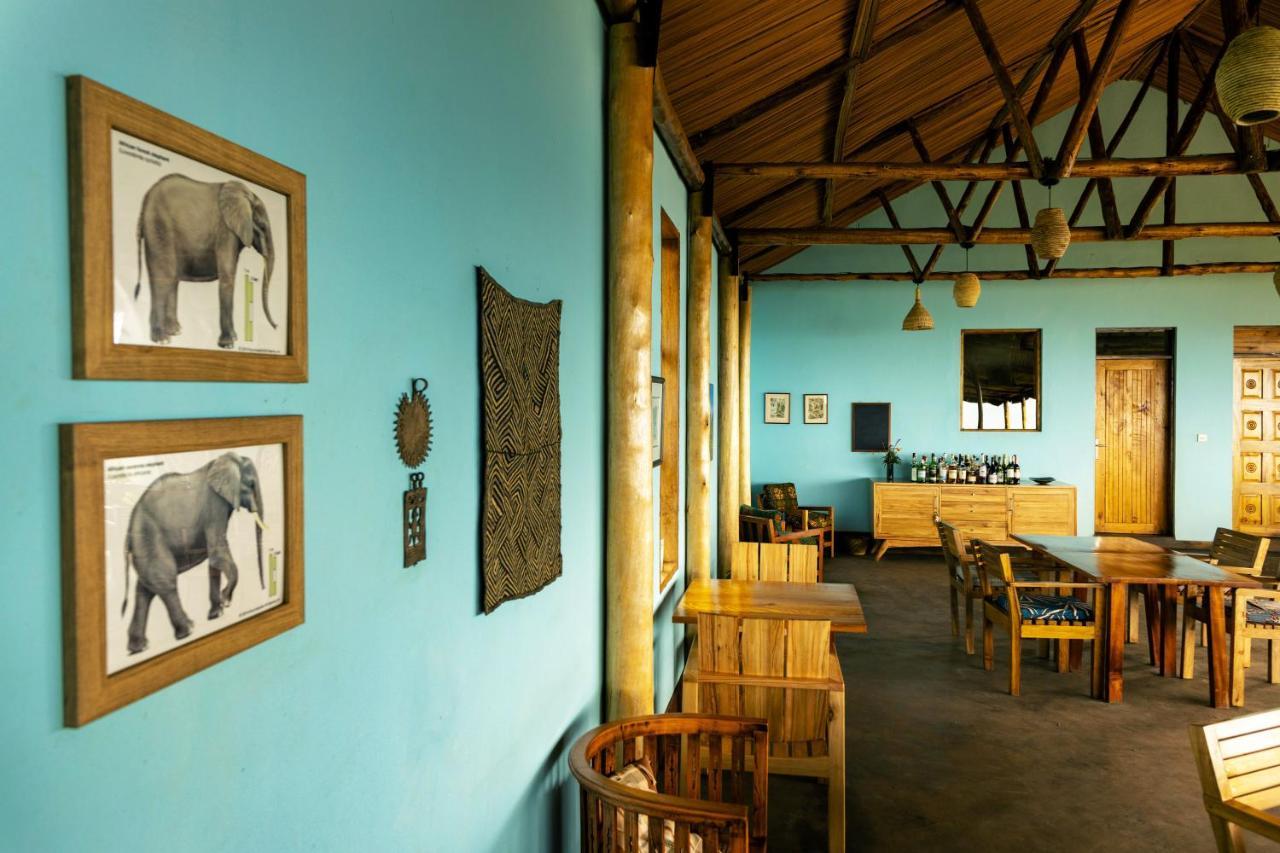 Isunga Lodge Kibale National Park Ngoại thất bức ảnh