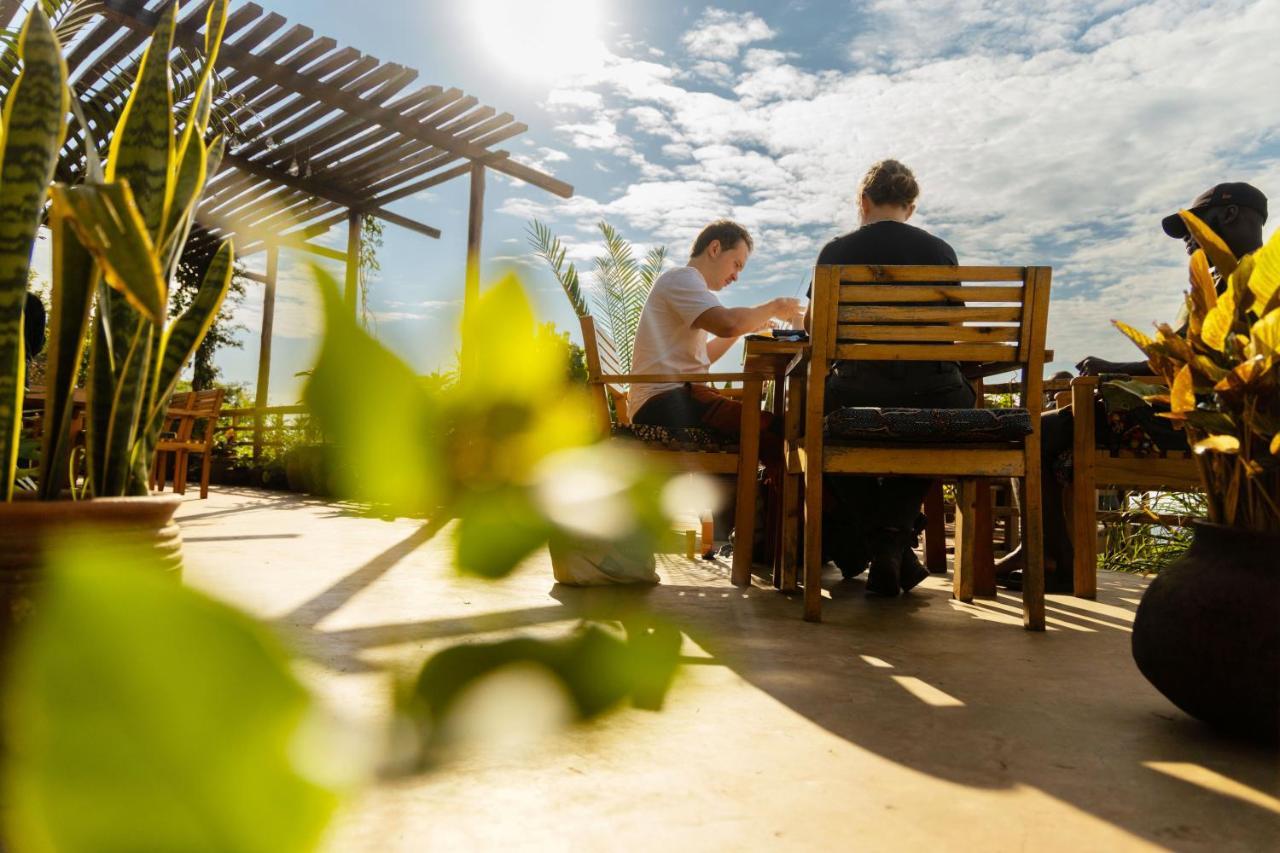 Isunga Lodge Kibale National Park Ngoại thất bức ảnh